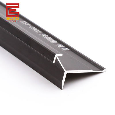 پانل دیواری کروم بر روی گوشه های بیرونی Multipanel 5mm بر روی گوشه های خارجی